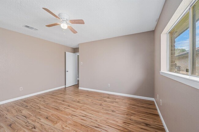 Building Photo - 19511 Westhaven Dr