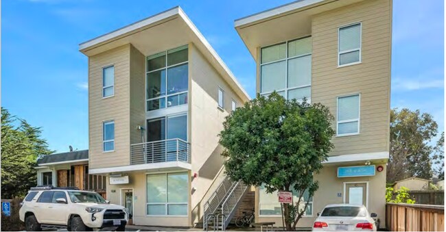 Primary Photo - The Gem of Pacifica