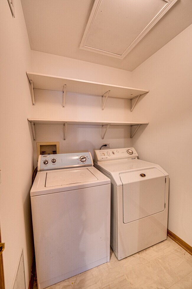 Building Photo - 4013 Boulder Ct