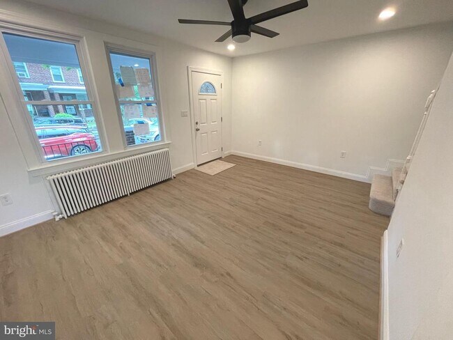 Building Photo - 1718 Lang Pl NE