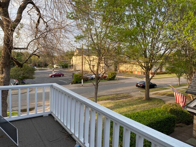 Building Photo - 6348 Llano Ave