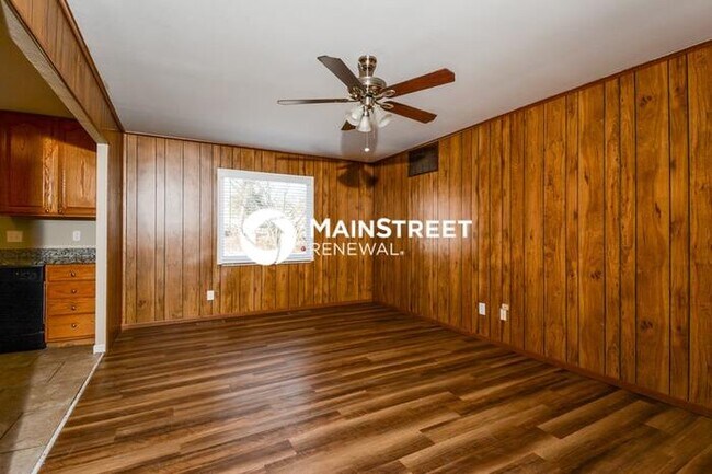 Building Photo - 3 Bedroom Pet-Friendly Home in Florissant, MO with Main Street Renewal