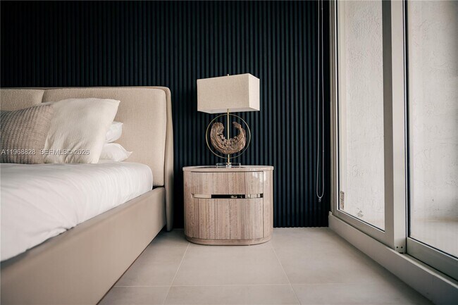 Building Photo - 1717 N Bayshore Dr