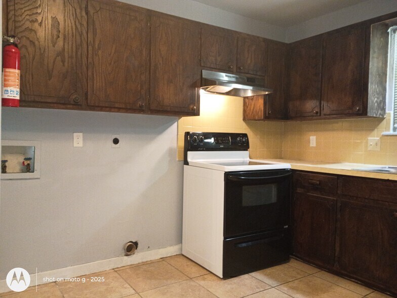 Kitchen - 506 Buena Vista Ave