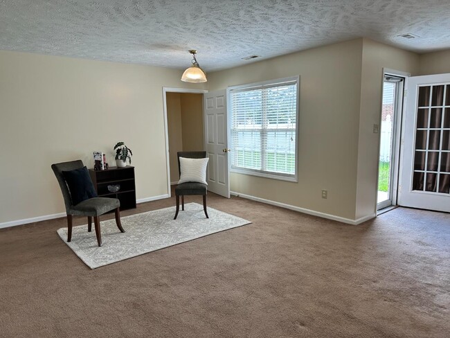 Building Photo - 109 Purple Martin Pl