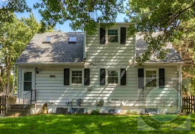 Building Photo - Beautiful 4 Bed 2 Bath Millard Home 1/2 OF...