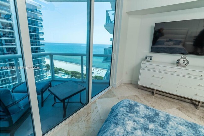 Building Photo - 6515 Collins Ave