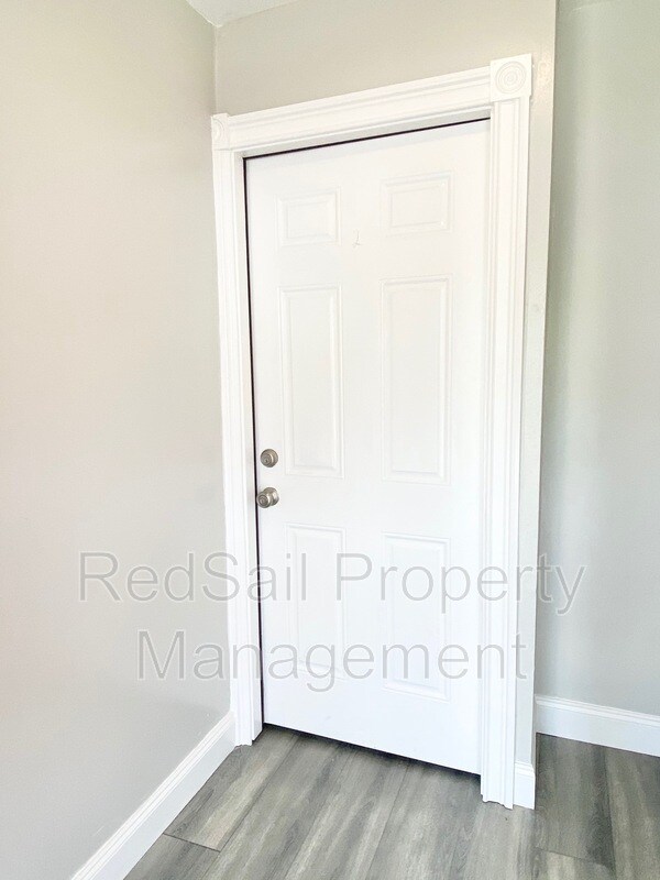 Building Photo - 1240 24th St