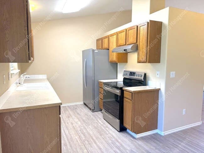 Building Photo - Single-Level 3 BR - 2 BA Rancher in Southw...