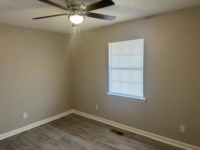 Building Photo - 1752 31st St NE