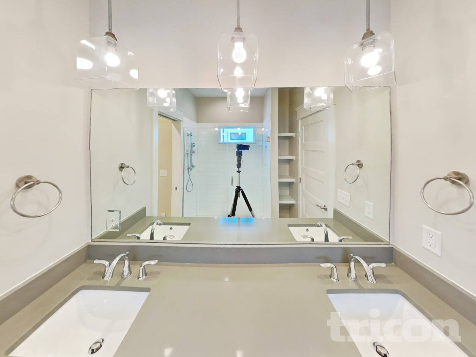 Building Photo - 1212 Hillwood Private Cove