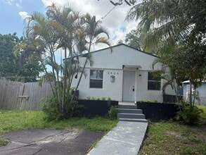 Building Photo - 2424 NW 44th St