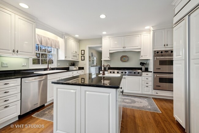 Building Photo - 24 Ashbury Ln