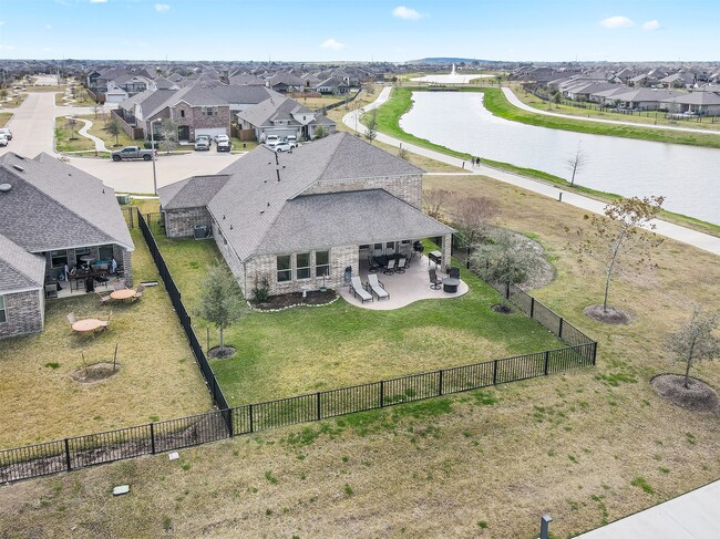 Building Photo - 2405 Arbor Edge Crossing