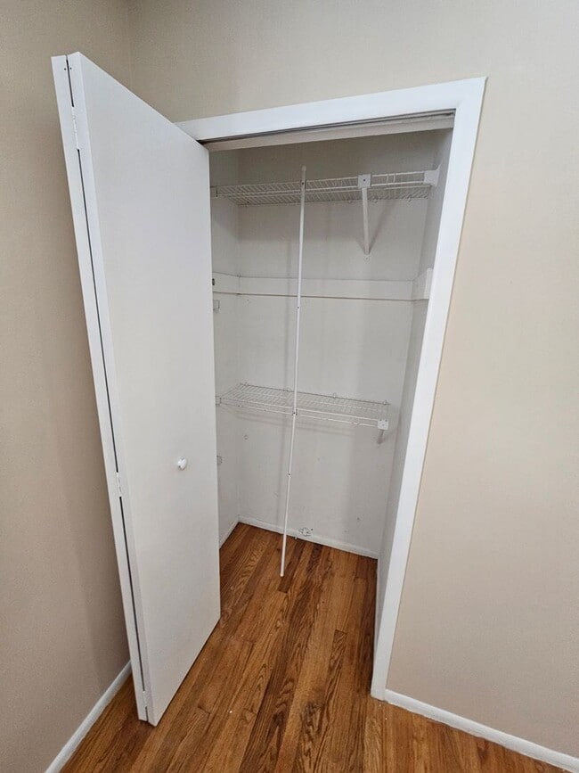 Building Photo - Come see your new home!