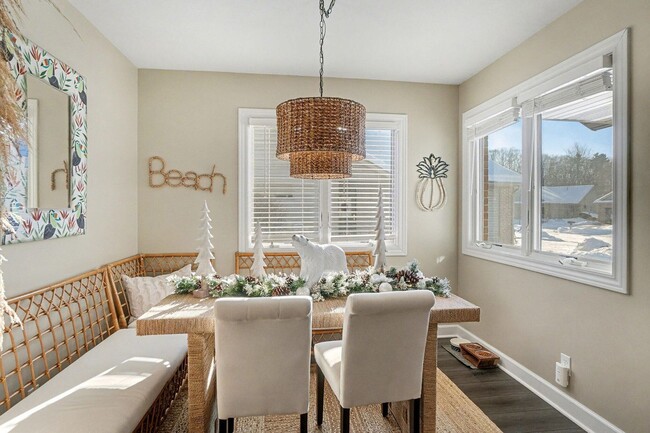 Building Photo - 2 BED 2 BATH CONDO NEAR BEACH