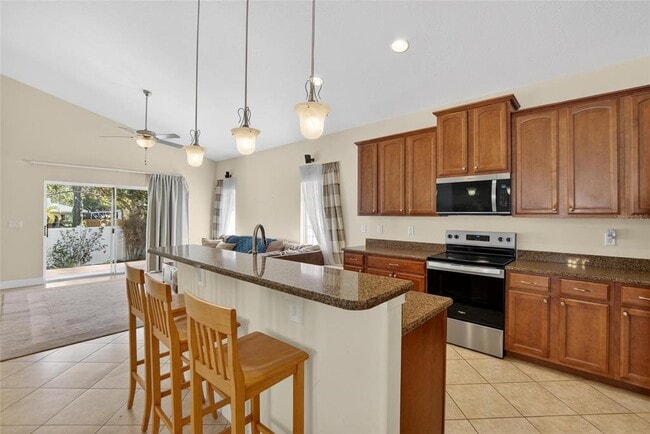 Building Photo - 6510 S Himes Ave