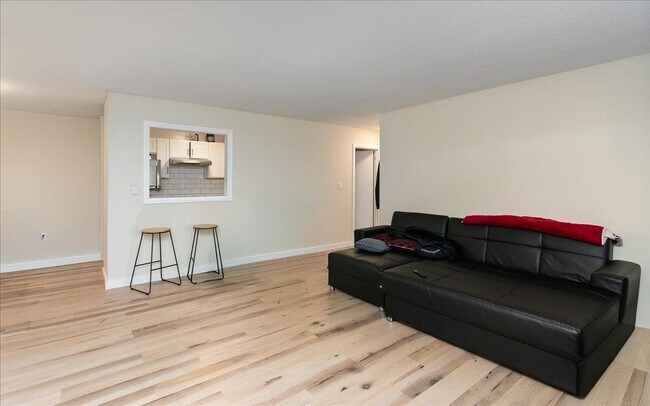 Building Photo - 440 North Ave