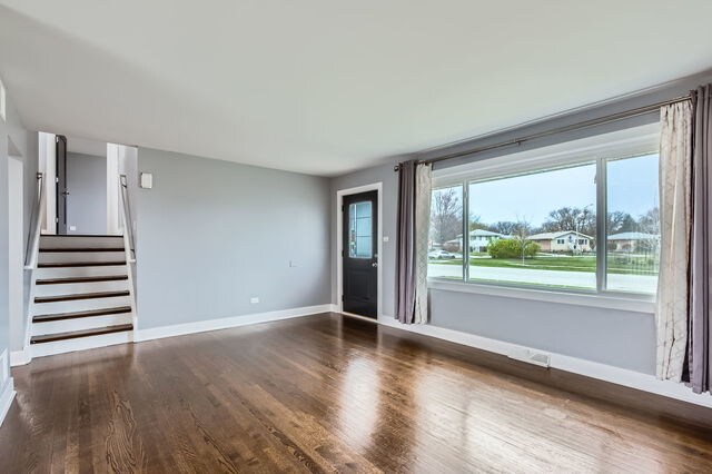 Building Photo - 10403 Barnard Dr