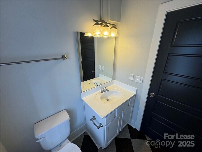 Building Photo - 102 W 2nd Ave