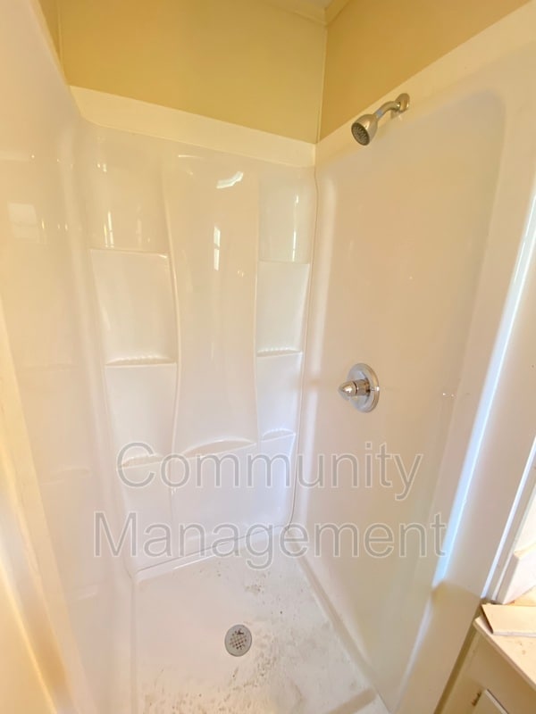 Building Photo - 821 W Garfield St