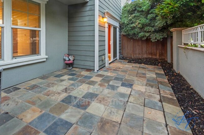 Building Photo - 194 S Veracruz Pl