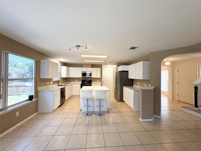 Building Photo - 1101 Wood Creek Dr