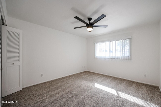 Building Photo - 3332 W Crocus Dr