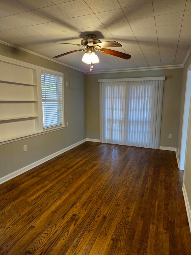 Building Photo - 384 Mimosa Cir