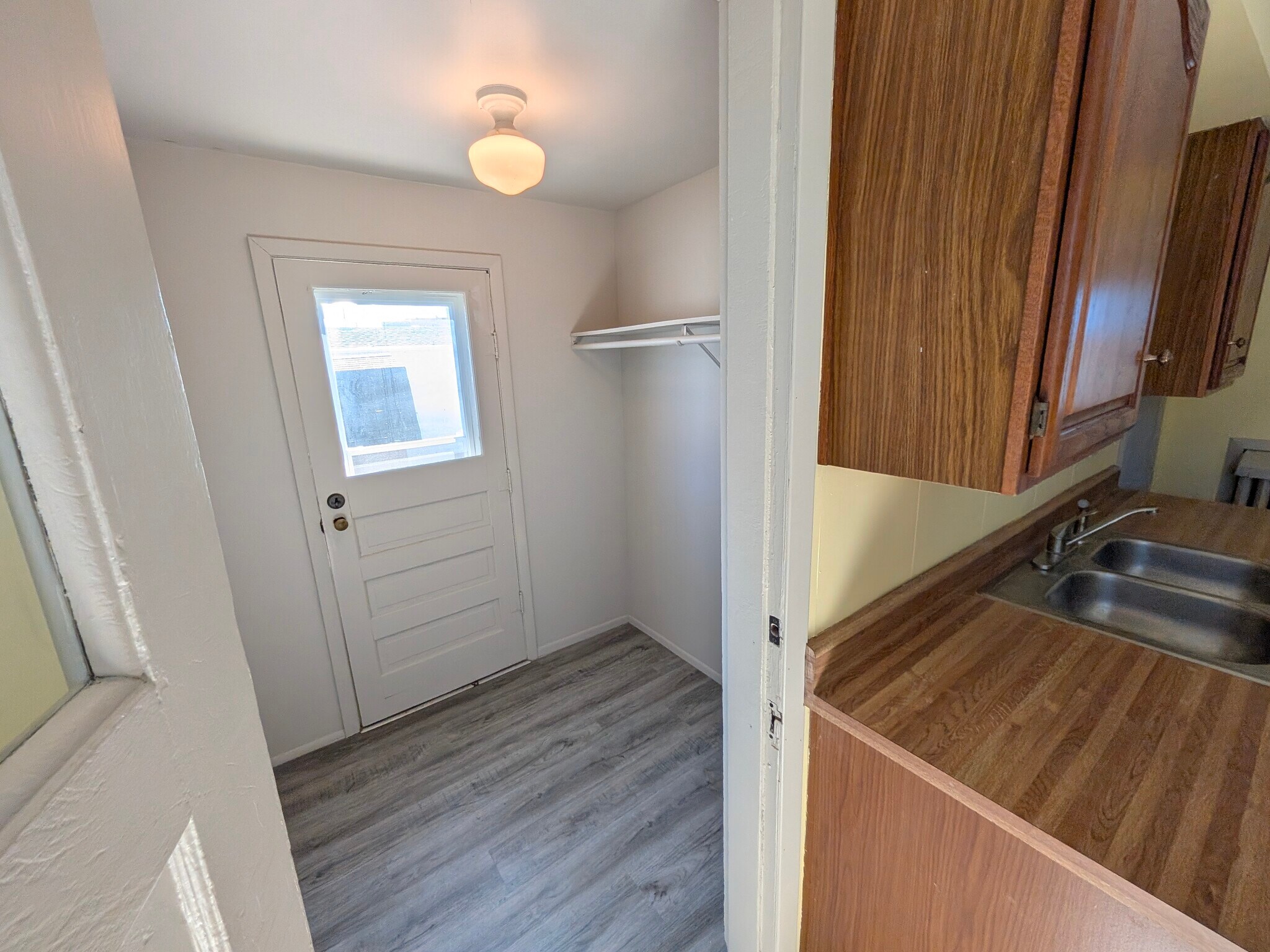 Back Porch - 123 E North St