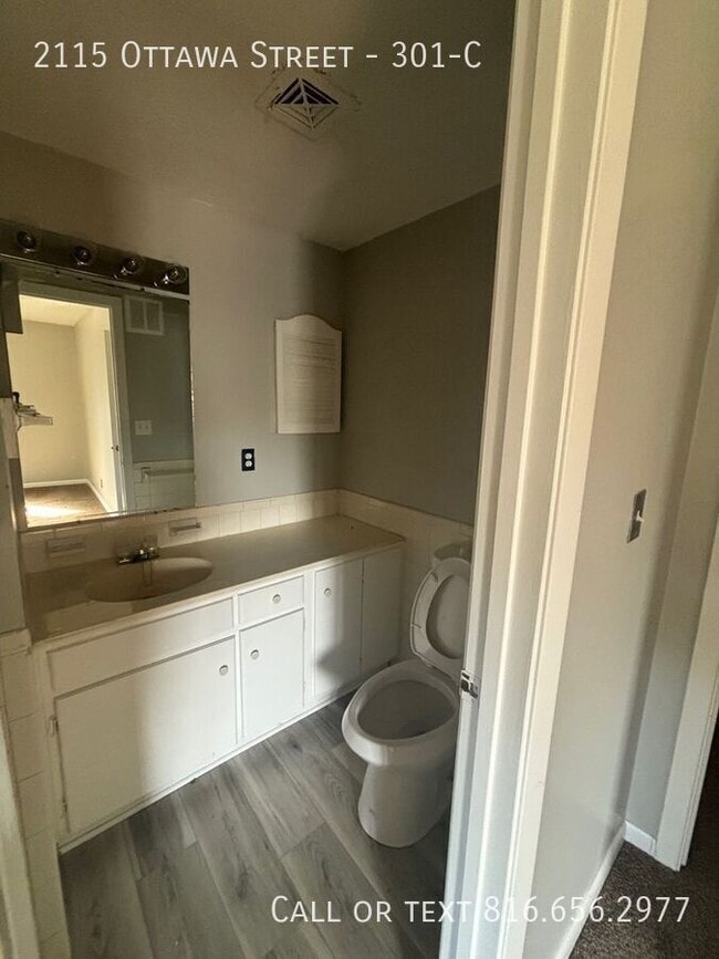 Building Photo - 2115 Ottawa St