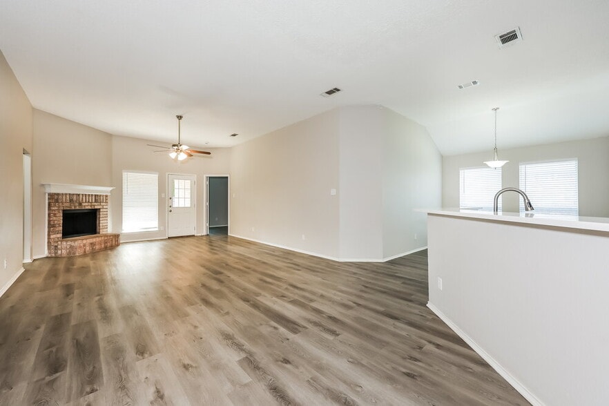 Building Photo - 8551 Stetson Dr