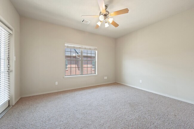 Building Photo - 163 Forest Dr Loop