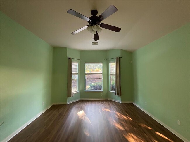 Building Photo - 303 Steer Acres Ct