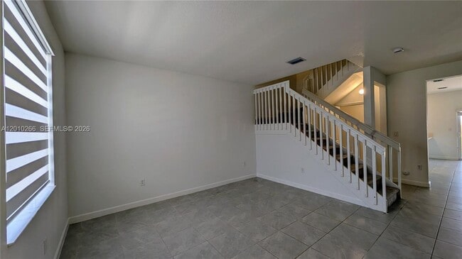 Building Photo - 2628 SE 28th Dr
