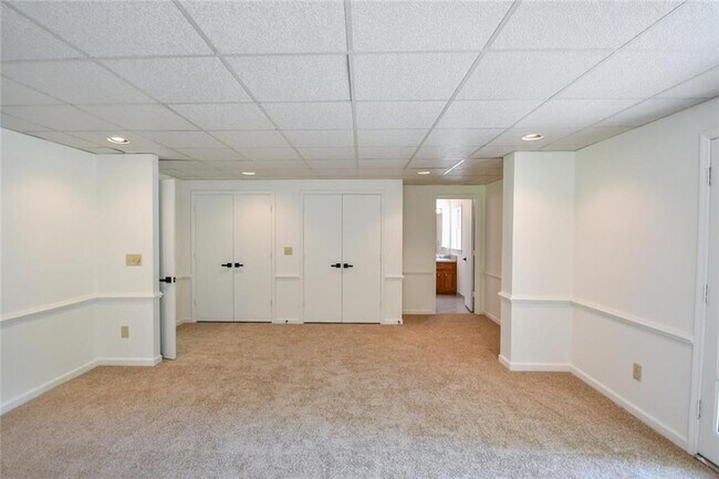 Building Photo - 17040 Birmingham Rd