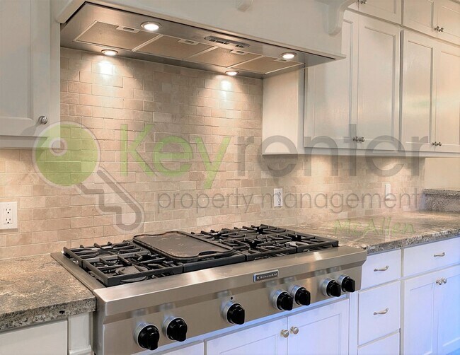 Building Photo - Beautiful 4 Bedroom- 3.5 Bathroom Home in Alamo, TX