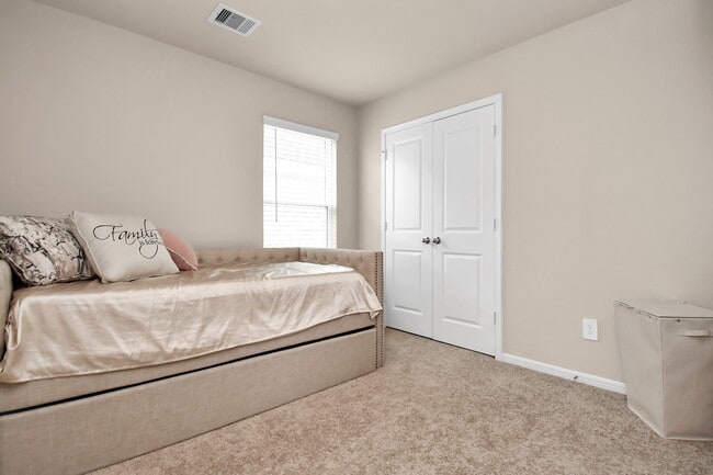 Building Photo - 11834 Beachberry Dr