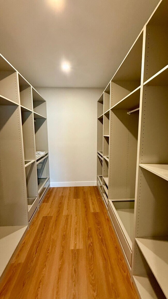 Building Photo - 6159 Park Promenade Way