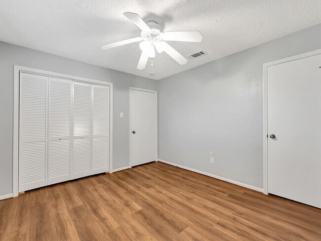 Building Photo - 15014 Torry Pines Rd