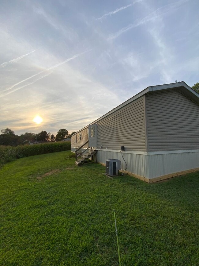 Building Photo - 19 Roberts Rd