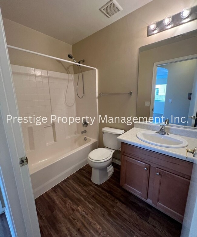 Building Photo - Don't Miss Out On This Southeast Gem!