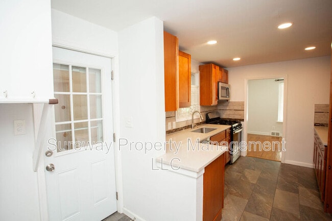 Building Photo - 104 Buckner Ave