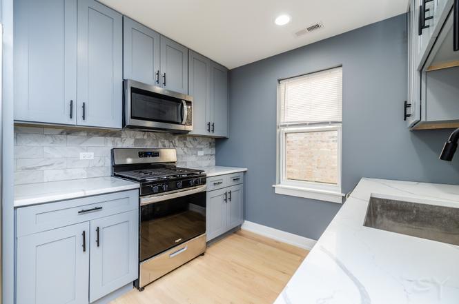 Building Photo - 6126 S Eberhart Ave