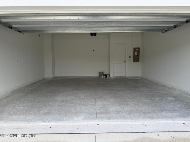 Building Photo - 644 Farmfield Dr