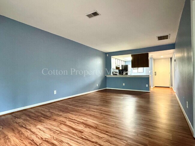 Building Photo - 4535 Holly Tree Rd