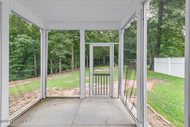 Building Photo - 106 Welcome Way
