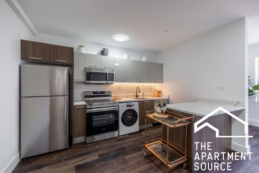 Building Photo - 1553 W Hollywood Ave