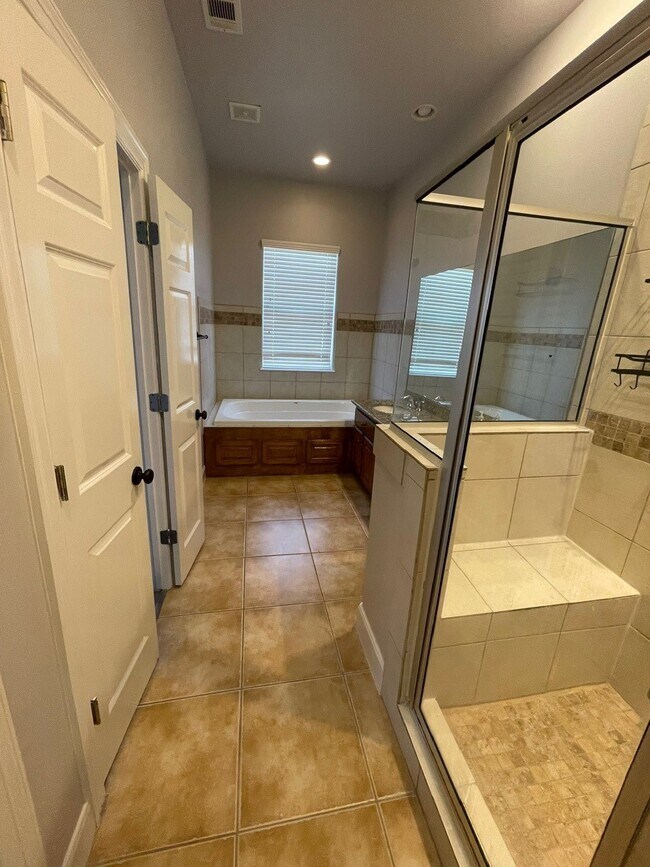 Building Photo - 2605 Almeda Forest Ct