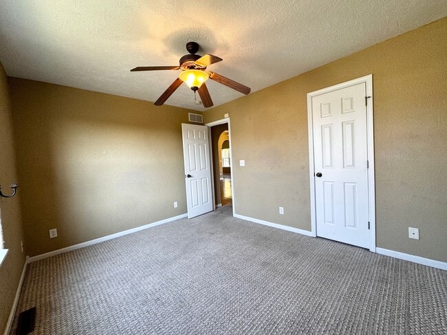 Building Photo - 134 Ridgeview Dr